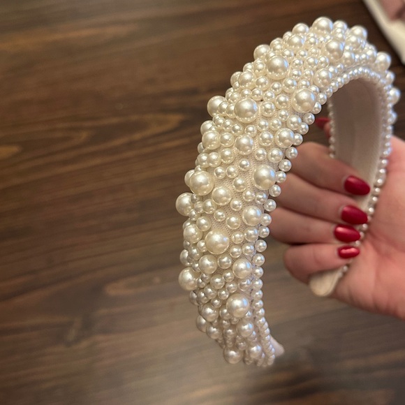Pearl Headband - Picture 6 of 6